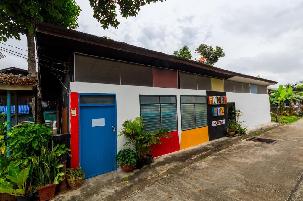 Funky Box Hostel تشيانغ كونغ الغرفة الصورة